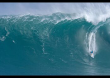 JAWS BIG WAVE SURFING WIPEOUTS! INSANE!