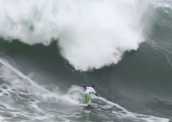 LOS MEJORES SURFISTAS ENTRENAN EN ILLA PANCHA