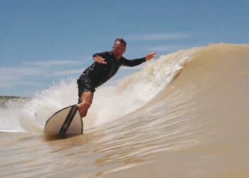 Poco sabemos de la ola que Surf Lakes ha construido en la localidad australiana de Yeppoon en Queensland salvo el denominado Occy's Peak, un pico que ofrece buenas olas de derechas e izquierdas.