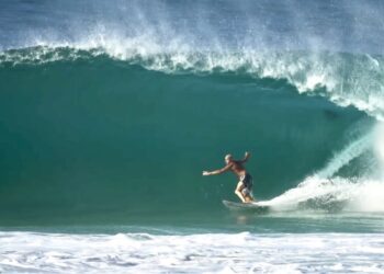 Kelly Slater anuncia su posible retirada tras los Juegos Olímpicos de Paris 2024 donde la sede del surf será Teahupo en Tahítí, aunque ahora toca la difícil misión de clasificarse.