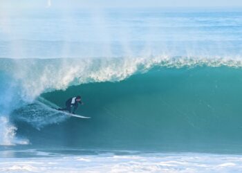 Los pros calientas motores en la conocida ola de Supertubos, y es que la tercera parada del Championship Tour 2023 llega a Europa, y lo hace en Peniche, con el Rip Curl Portugal Pro.