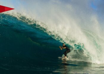 El hawaiano John John Florence nos muestra en 18 minutos toda la belleza de la costa Australiana acompañado de su hermano Nathan, Kolohe Andino, y su shaper, Jon Pyzel.