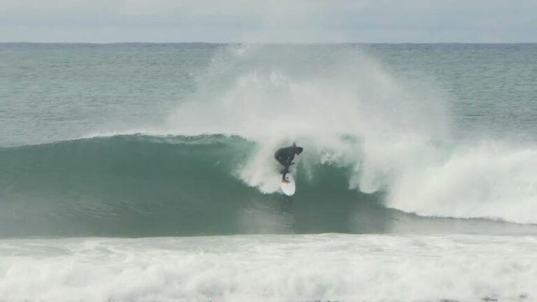 Filmado días previos al comienzo del Rip Curl Pro Bells Beach, vemos a los pros entrenando en una de las olas alternativas, su nombre es Winki Pop y funciona así de bien.