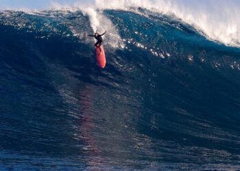 LAURA COVIELLA  |  BIG WAVES MISSION IN CANARY ISLANDS