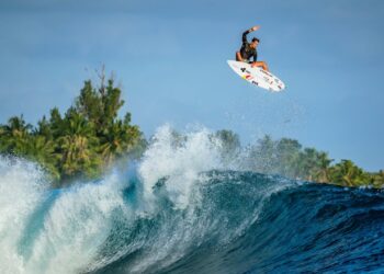 ÁGUILA WITH LEON GLATZER