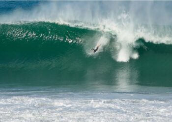 TERRIFYING WIPEOUTS AND BIG WAVES IN PUERTO ESCONDIDO