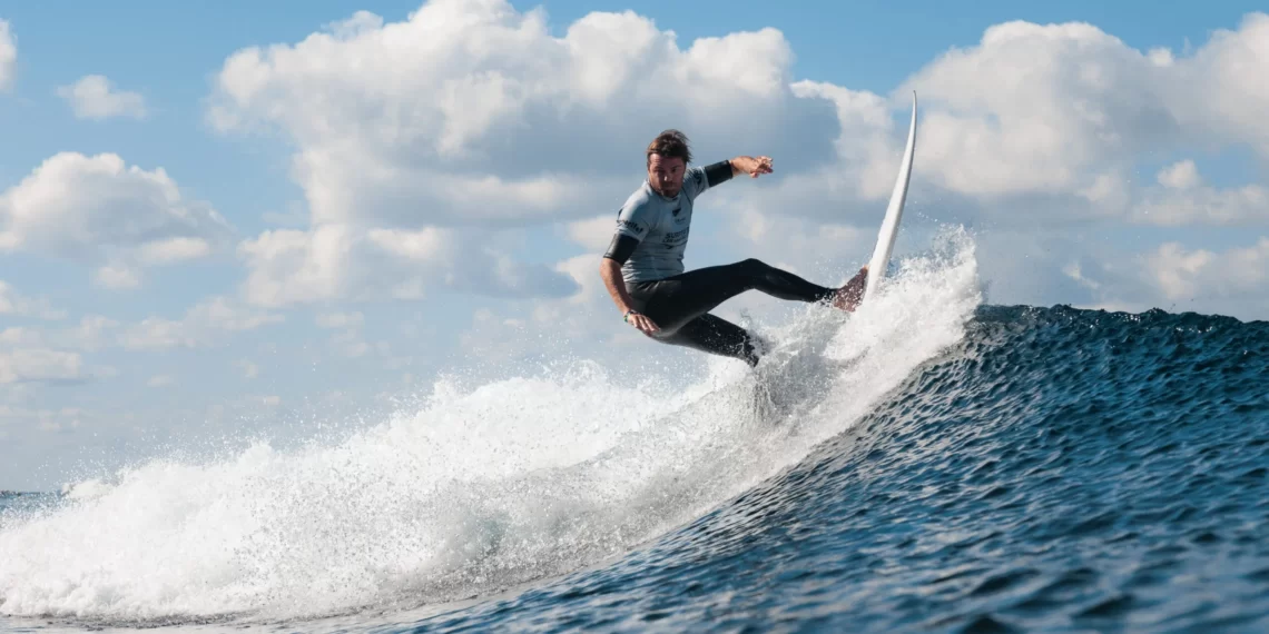 Los másters siguen demostrando su experiencia en el Spring Surfest Las Américas Pro en la isla de Tenerife