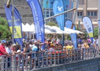 La Cícer pisa el acelerador para decidir  a los campeones del surf adaptado europeo