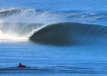 NATHAN FLORENCE | SURFING NAMIBIA!