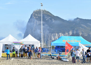 Manuel Hoyuela y Sonia Caimari brillan en larga distancia de La Línea SUP Challenge 2024