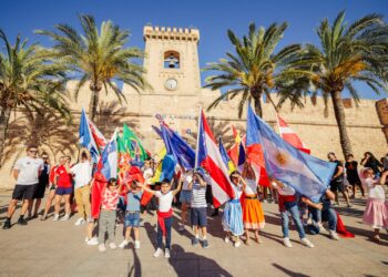 Santa Pola firma una edición memorable del World SUP Festival con récord de participación y espectáculo internacional