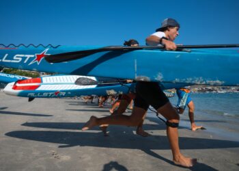Manuel Hoyuela y Esperanza Barreras nuevos Campeones de España de SUP Resistencia