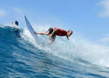OWEN WRIGHT | FOUR SEASONS MALDIVES SURFING CHAMPIONS TROPHY
