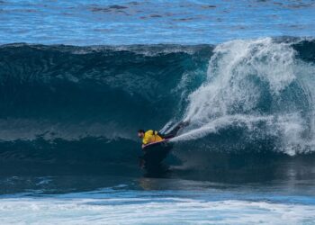 Primer día del Campeonato de España de Bodyboard 2025 deslumbra en La Guancha