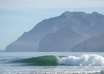 Yago Domínguez y Lucía Machado vencedores en La Invernal de Laredo, última prueba del campeonato EDP Surf Pro Spain