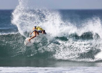 La Cícer ruge con fuerza para recibir el mejor surf español