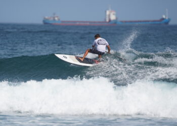 Barreltopia Salinas Longboard Festival abre su 24ª edición