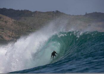 DESERT POINT | Jonathan Gubbins