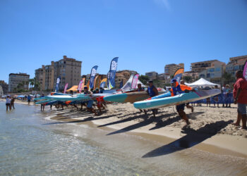 El Elche Paddle Festival consolida Arenales del Sol como escenario del SUP nacional