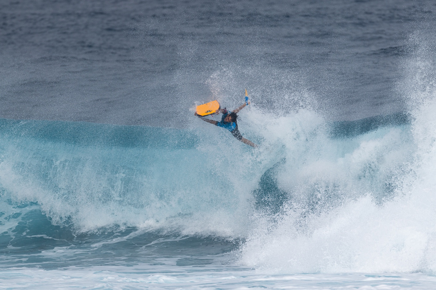 Borja Granados realiza un invert en El Frontón (Gáldar) durante el Gran Canaria Frontón King 2026