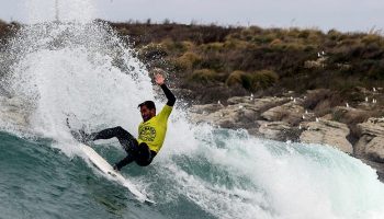 Aritz Aranburu en la Isla | Foto Edu Bartolomé/Comunica Surf