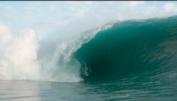Biggest-wave-ever-successfully-ridden-at-Teahupoo