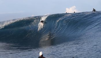 Comienza la temporada en la ola más bestia, Teahupoo en Tahiti, hasta allí se dirigen cada año los más atrevidos en busca de las mayores emociones, y Nathan Florence es uno de ellos.