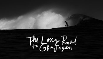 Filmado por James Kates, The Long Road to Grajagan, muestra el camino a un lugar alejado de la civilización en busca de una ola de la que se ha mitificado y hablado durante décadas