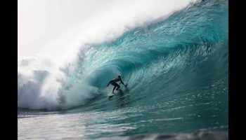 SCORING PERFECT WAVES AT QUEMAO CLASS